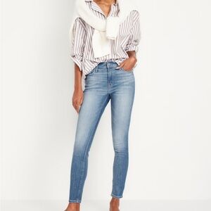 Old Navy Rock Star Super Skinny Jeans